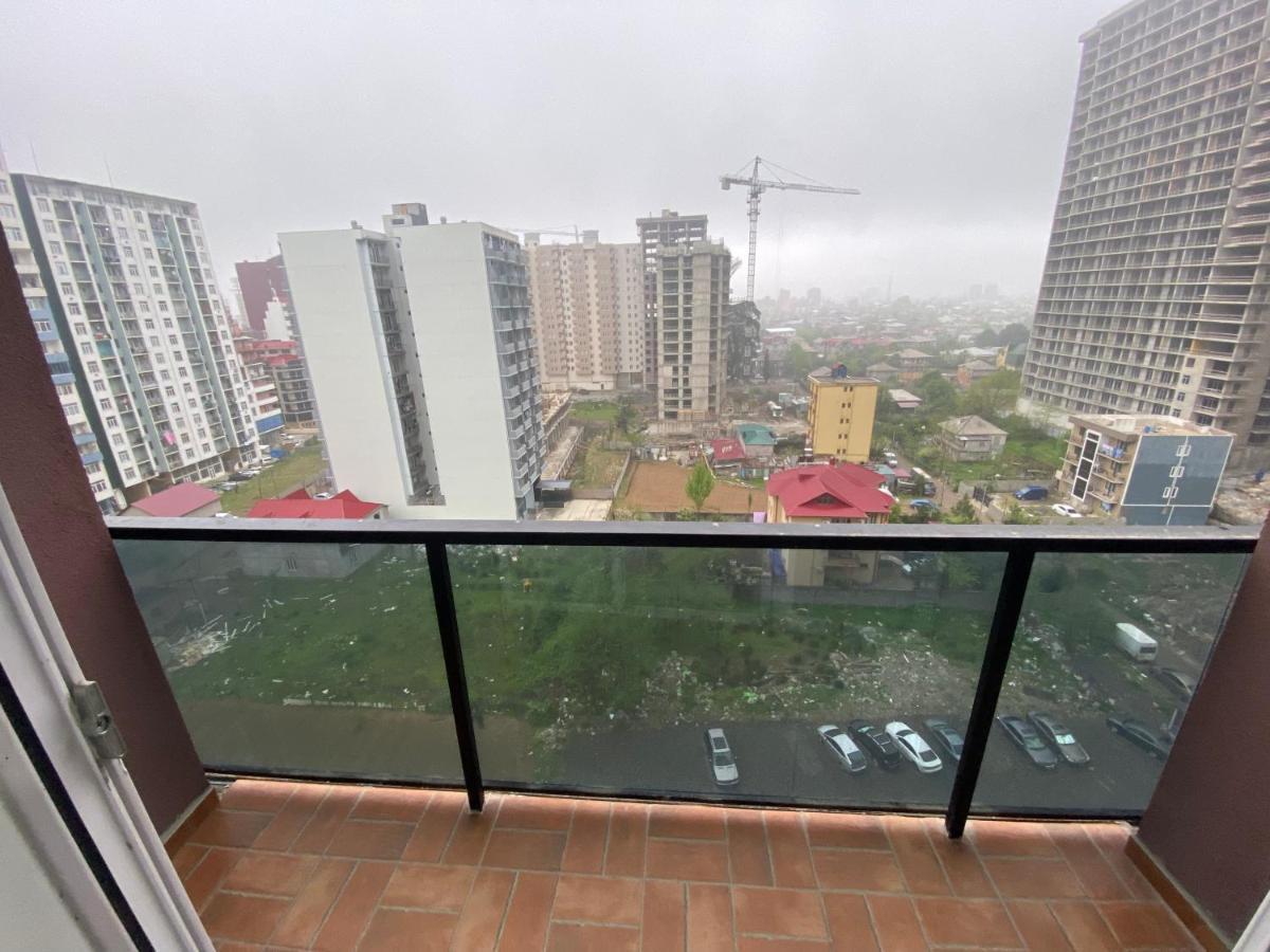 Apartment Guru In New Bulvar Batumi Exterior photo